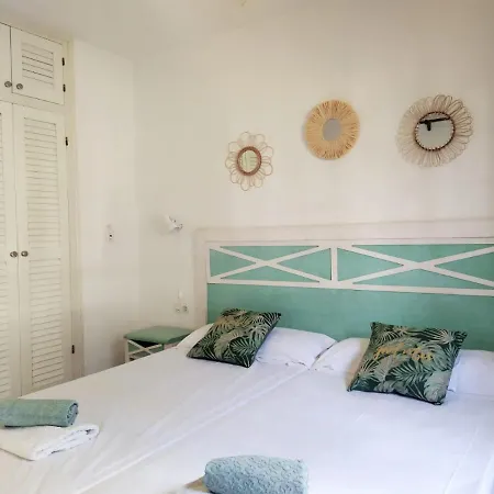 Cheap & Chic: Apartamento En Son Bou